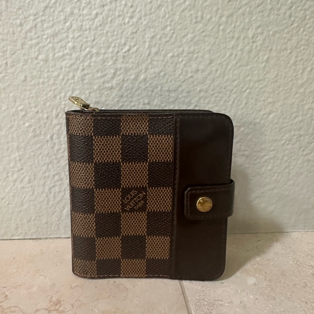 LOUIS VUITTON DAMIER EBENE COMPACT WALLET